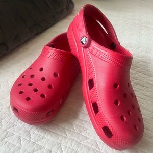 Red Crocs men’s 10